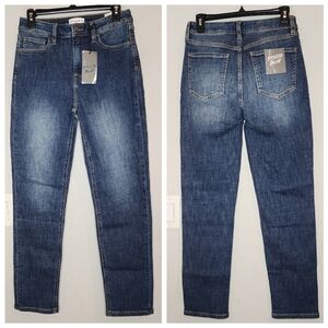 NWT Studio Blue highrise medium darkwash stretch jeans. Size 28. Stitch Fix